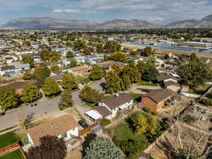 What a stunning view and quaint neightborhood.