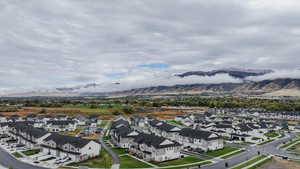 Aerial view with a mountain view