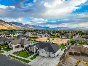 Bird's eye view featuring a mountain view