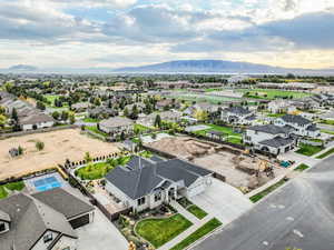 Aerial view with a mountain view