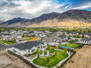 Drone / aerial view featuring a mountain view