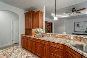 LARGE COUNTER SPACE/LOTS OF CABINETS