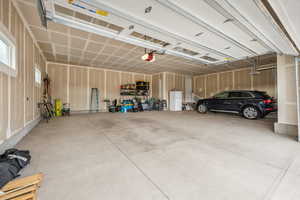 Oversized garage, room for 5 cars