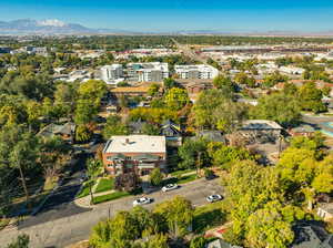 Aerial view with a mountain view