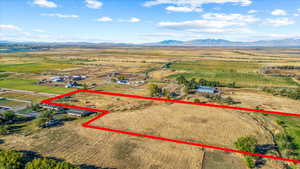 Bird's eye view featuring a rural view and a mountain view