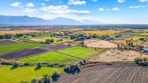 Drone / aerial view featuring a mountain view