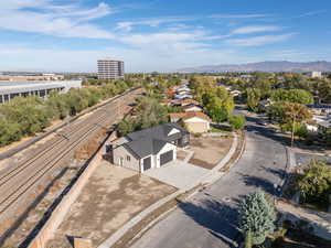 Drone / aerial view featuring a mountain view