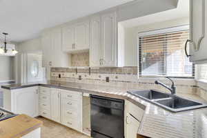 Corner Window, Composite Sink, Hardwood Dining