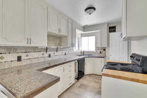 Beautiful Tiled Kitchen - Appliances Included