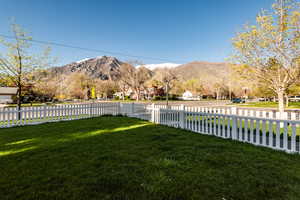 View of yard featuring a mountain view