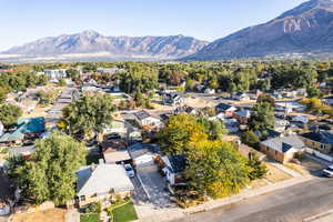 Bird's eye view with a mountain view