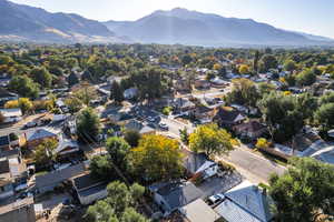 Aerial view with a mountain view