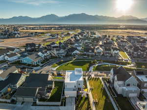 Come to Daybreak, where the sun first lights up the valley each morning. Framed by mountains, thoughtfully designed with amenities, parks, pools and trails galore, you'll feel right at home.