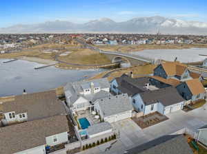 Bird's eye view with a mountain view