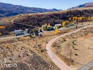 Aerial view with a mountain view