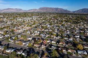 Drone / aerial view featuring a mountain view