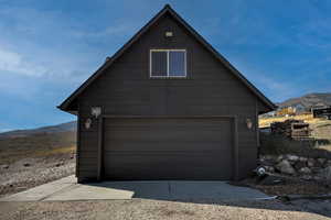 Detached garage