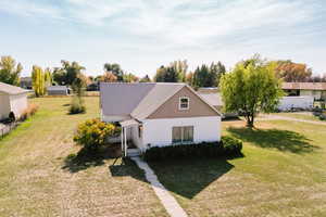 View of front of home featuring a front yard