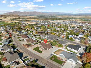 Bird's eye view with a mountain view