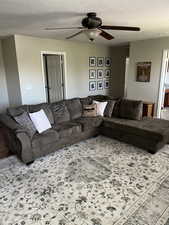 Family room w/ceiling fan