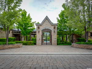 Private locked  gate to Stone Gate Pool