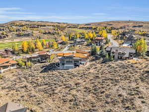 Birds eye view of property featuring golf course view.