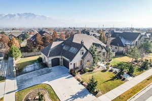 Drone / aerial view featuring a mountain view