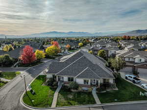 Bird's eye view featuring a mountain view