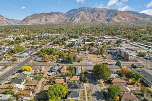 Aerial view with a mountain view