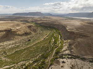 Aerial view with a mountain view