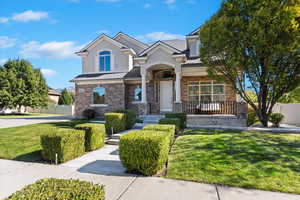 Front View of Sidewalk Entrance