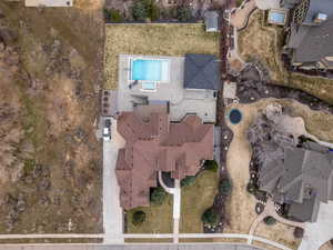 Birds eye view of property