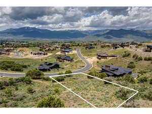 Aerial view with a mountain view