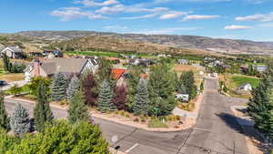 Bird's eye view with a mountain view