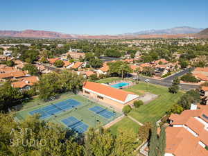 Pickleball and tennis courts