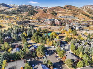 Bird's eye view with a mountain view