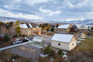 Bird's eye view with a mountain view