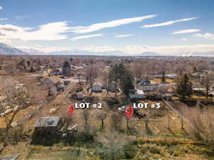 Aerial view with a mountain view