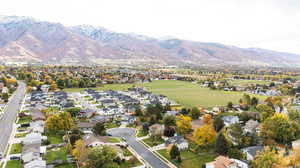 Aerial view with a mountain view