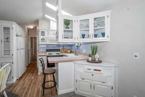 Kitchen open to front family room