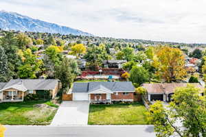 Aerial view with a mountain view