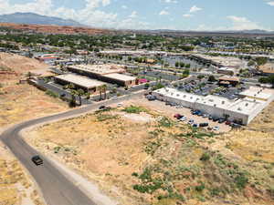 Aerial view with a mountain view