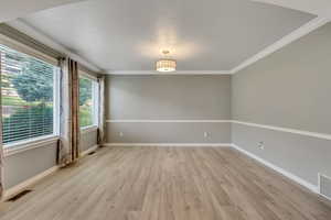 Generouss size formal dining room