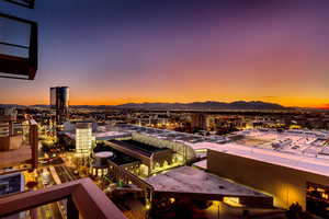 City view featuring a mountain view