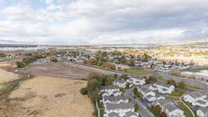 Aerial view with a mountain view