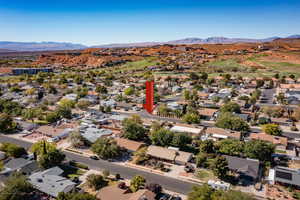 Drone / aerial view featuring a mountain view