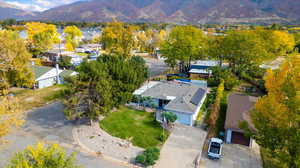 Bird's eye view with a mountain view