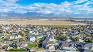 Aerial view with a mountain view