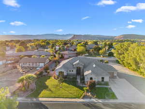 Bird's eye view with a mountain view