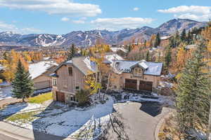 Bird's eye view featuring a mountain view